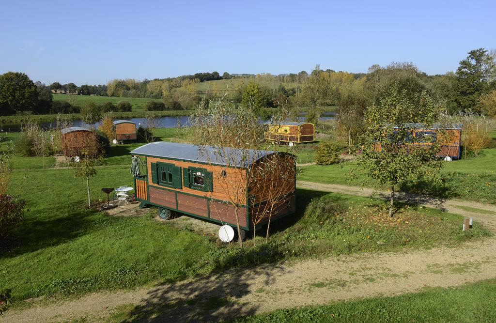 Les Roulottes & Cottages Du Moulin Chenille-Change Экстерьер фото